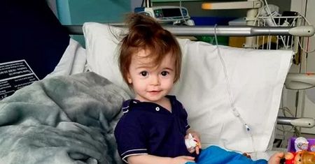 Myśleli, że ich synek "tylko" ząbkuje. Diagnoza ich zdruzgotała