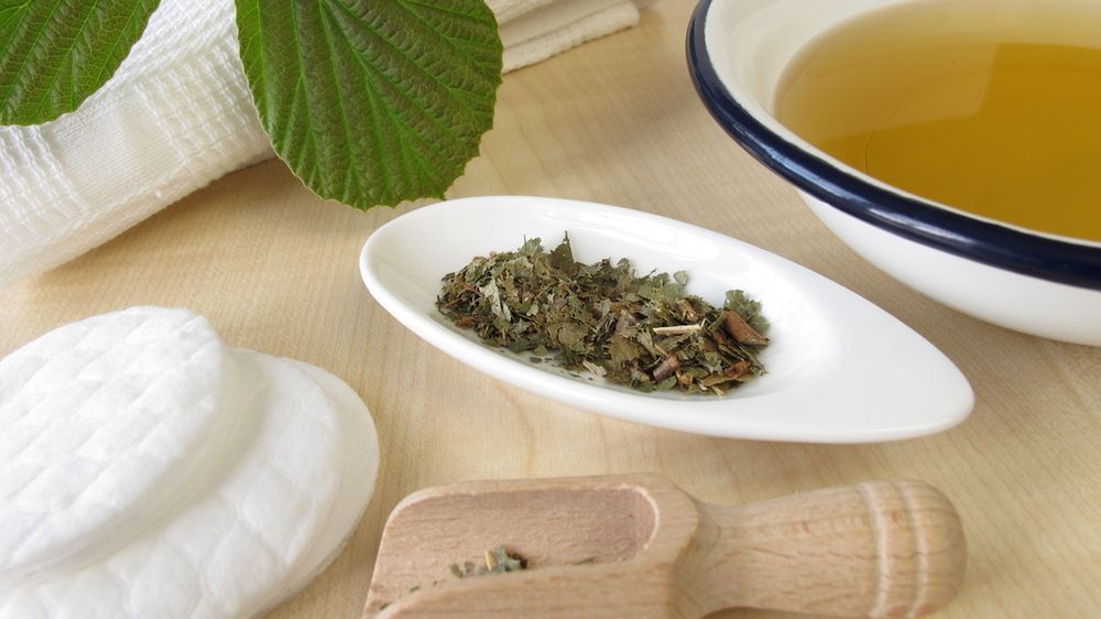 Oczar - trądzik, cienie pod oczami, leczenie żylaków, siniaki, odświeżenie i nawilżanie skóry, podrażnienia po goleniu, poparzenia słoneczne, egzema i łuszczyca