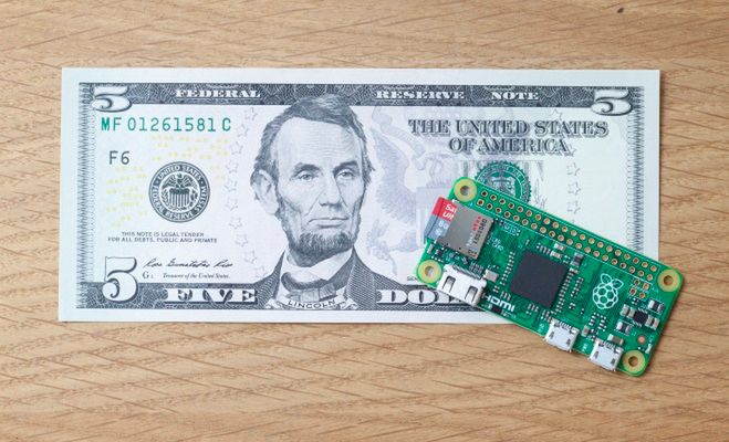 Raspberry Pi Zero: Nowa, tańsza wersja miniaturowego komputera