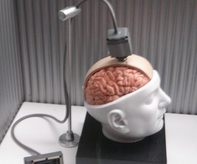 Amerykanie chcą połączyć ludzki mózg z komputerem