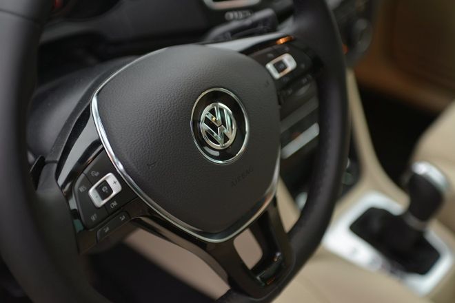 Volkswagen zaprzecza, by naraził inwestorów na straty
