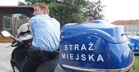 Zamiast dbać o porządek, wystawiają mandaty kierowcom