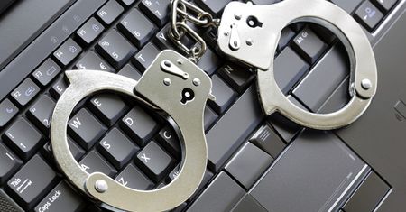 334 lata więzienia za internetowy phishing