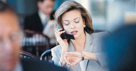 Rekrutują przez telefon, by zaoszczędzić na czasie