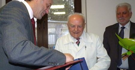 Najstarszy czynny zawodowo lekarz w Polsce