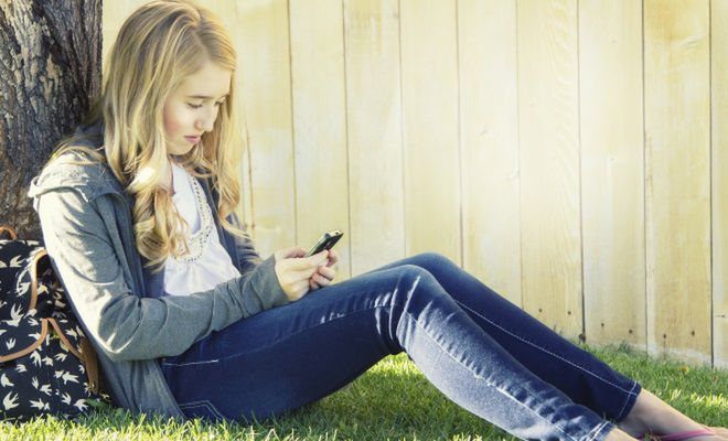 Współczesne nastolatki uzależnione od Facebooka?