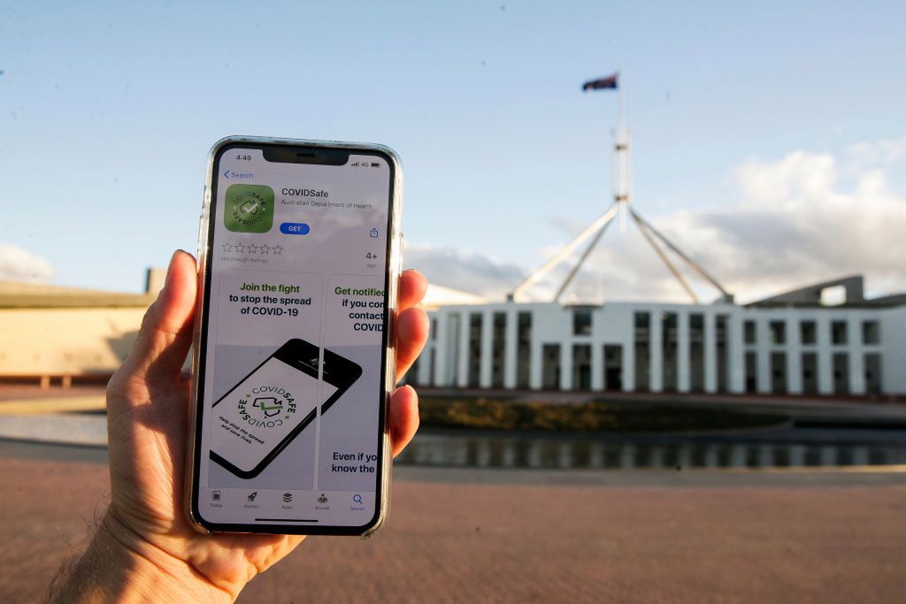 Aplikacja CovidSafe miała kontrolować falę zakażeń