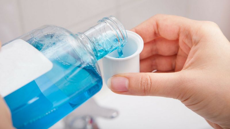 Naukowcy z Harvardu twierdzą, że płyny do płukania jamy ustnej zwiększają ryzyko zachorowania na cukrzycę typu 2