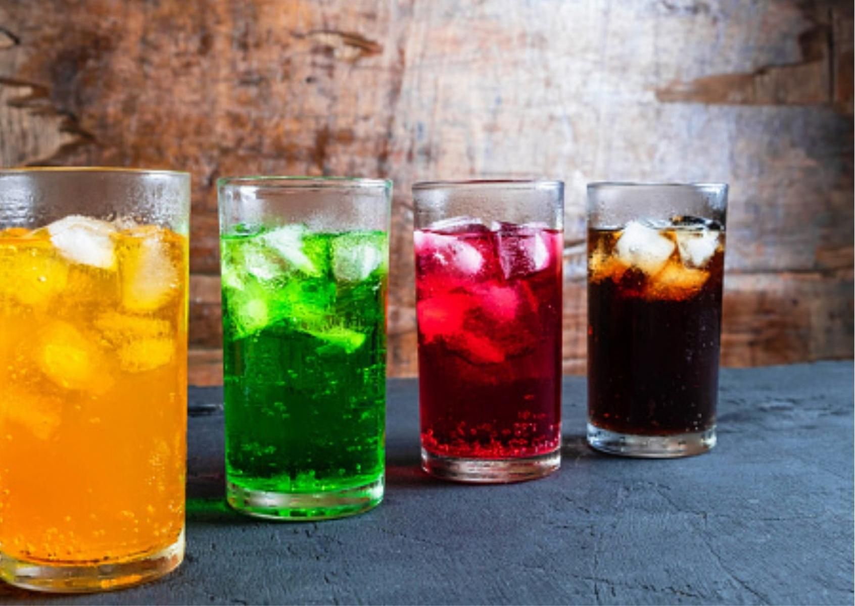 Dietetycy odradzają picie napojów gazowanych 