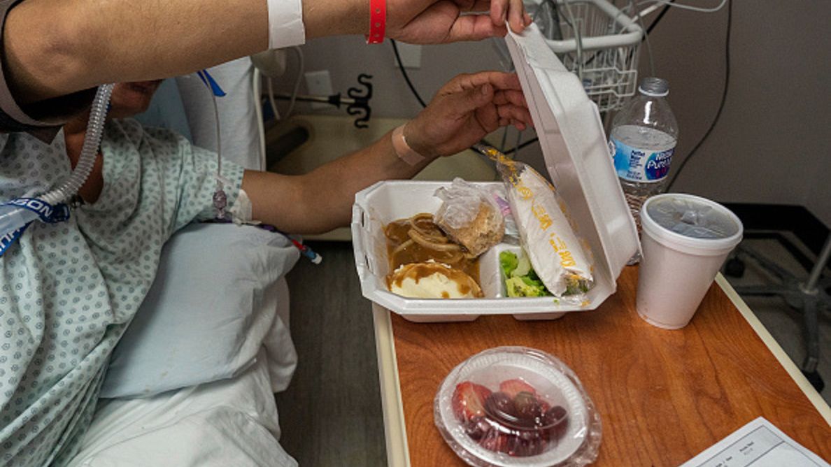 Co jeść podczas COVID-19 i rekonwalescencji? Zalecenia WHO