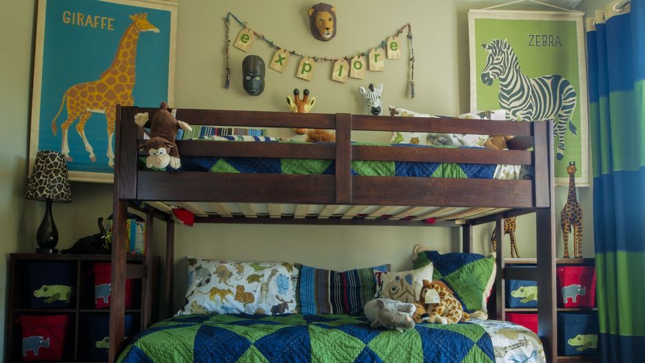 Łóżka piętrowe dla dzieci to świetna propozycja dla rodzeństwa zajmującego jeden pokój