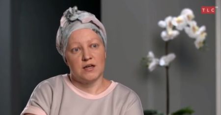Łysiejące placki i wypadające brwi. Co dolega Marcie? (WIDEO)