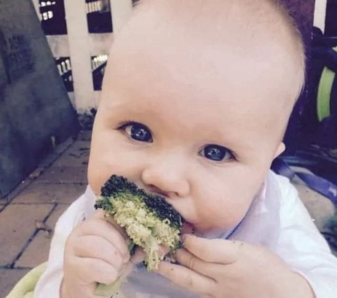 Matka nigdy nie dała jej cukru. Tak dziewczynka wygląda po 9 latach