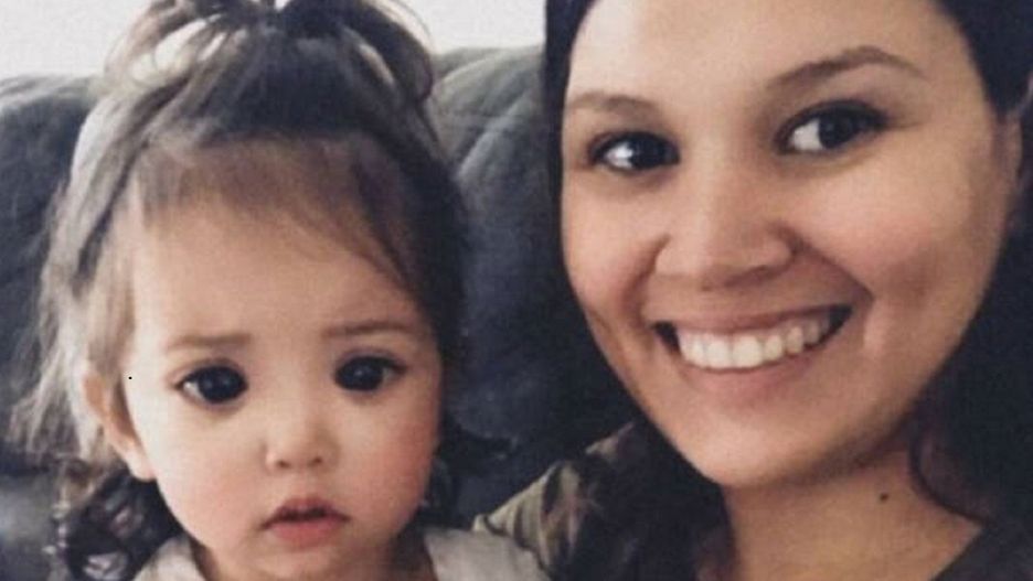 Dziewczynka ma ogromne oczy