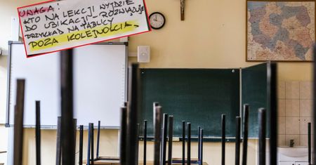 Nauczyciel wywiesił kartkę. "To łamanie prawa"