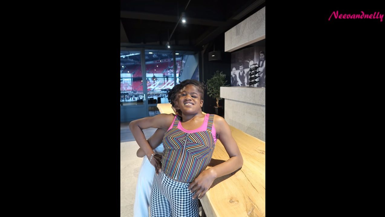 Neev i Nelly Kolestein mają już 18 lat (YouTube)