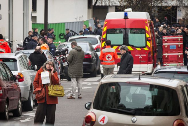 Państwo Islamskie: sprawcy ataku na "Charlie Hebdo" to bohaterowie