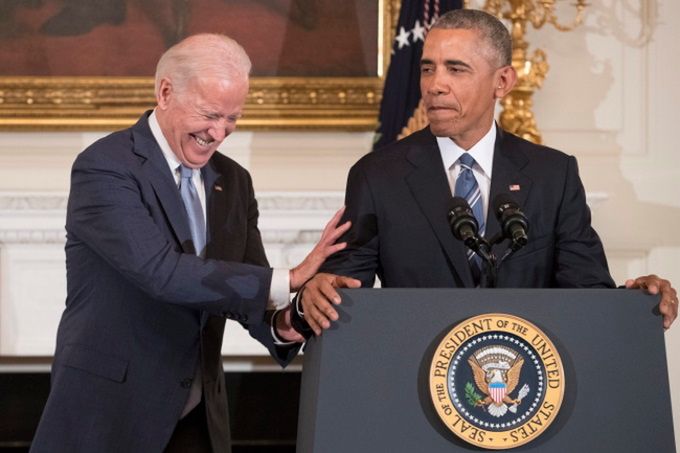 Joe Biden odznaczony przez Baracka Obamę