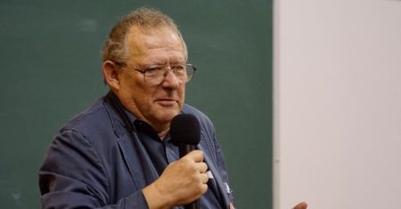 Adam Michnik z medalem UAM. Cześć pracowników uniwersytetu wyraża sprzeciw