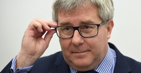 Dziennikarz został odsunięty od obowiązków, bo europosłowi Ryszardowi Czarneckiemu nie podobał się wywiad?