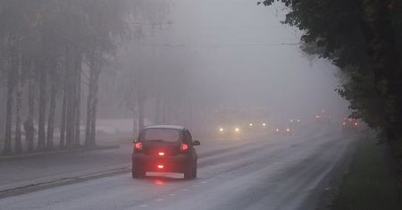 Jak bezpiecznie jechać i wrócić ze Wszystkich Świętych?