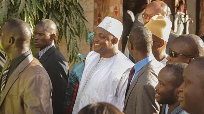 Prezydent elekt - Adam Barrow