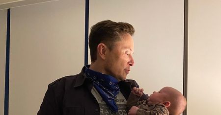 Elon Musk pokazał nowe zdjęcie swojego dziecka. Matka wyznała, skąd wzięło się imię "X Æ A-12"