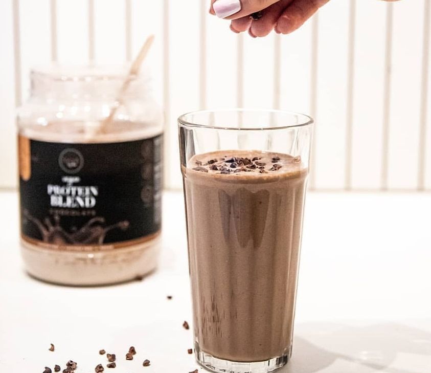 Koktajl na bazie mleka migdałowego i białka