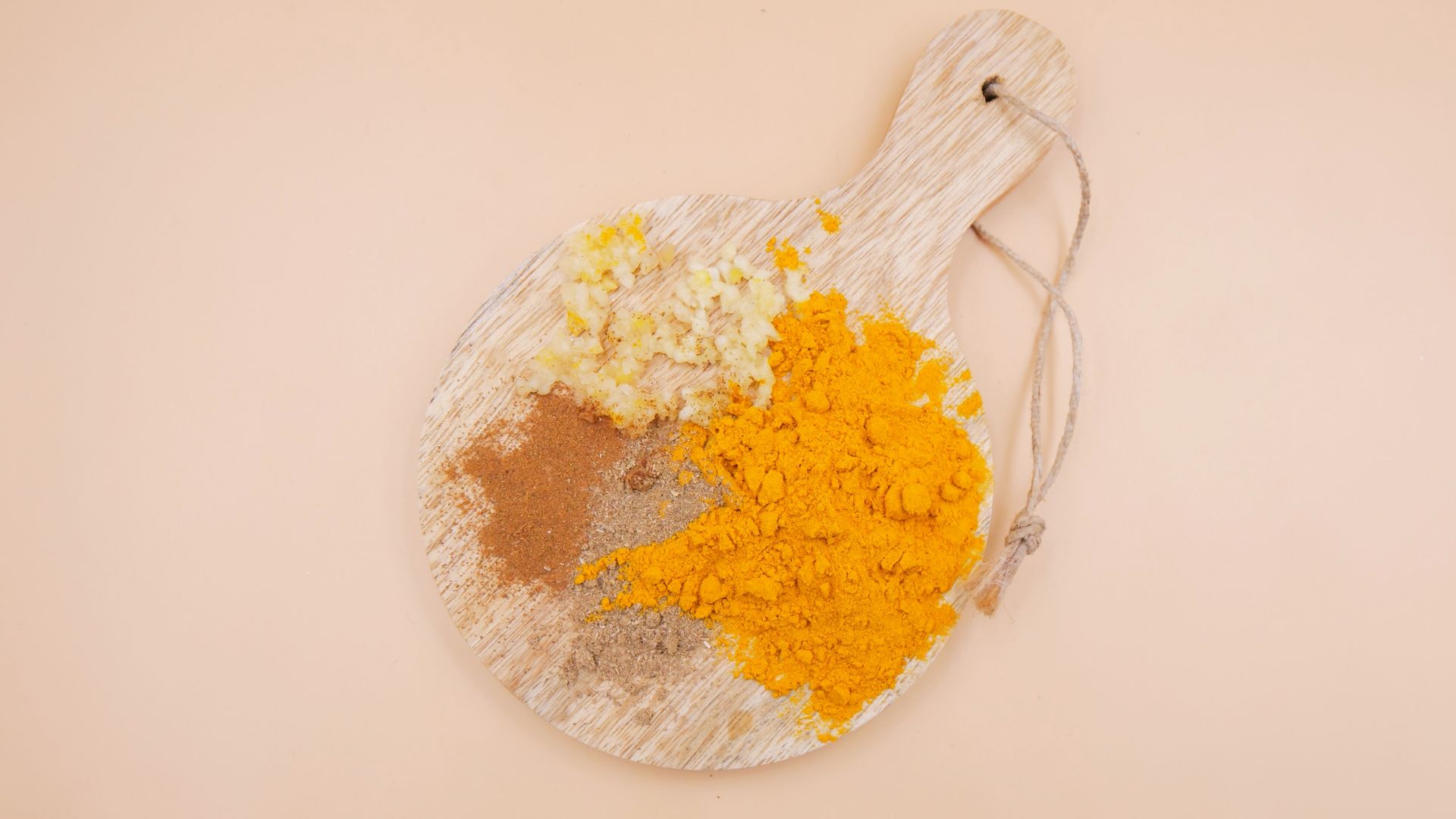 Latem lepiej zrezygnować z rozgrzewających przypraw.