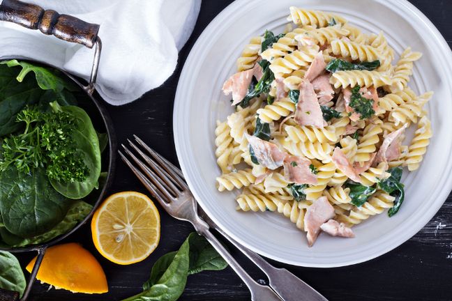 Dietetyczny makaron? To możliwe, jeśli będziesz kontrolować wielkość porcji i użyjesz mniej kalorycznych dodatków do sosu