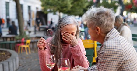 Pojawia się lata przed diagnozą. Naukowcy potwierdzili, że to objaw alzheimera