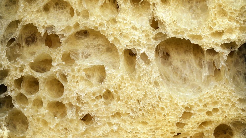 Przekrajasz chleb i widzisz dziury? Puste miejsca nie wzięły się tam bez przyczyny