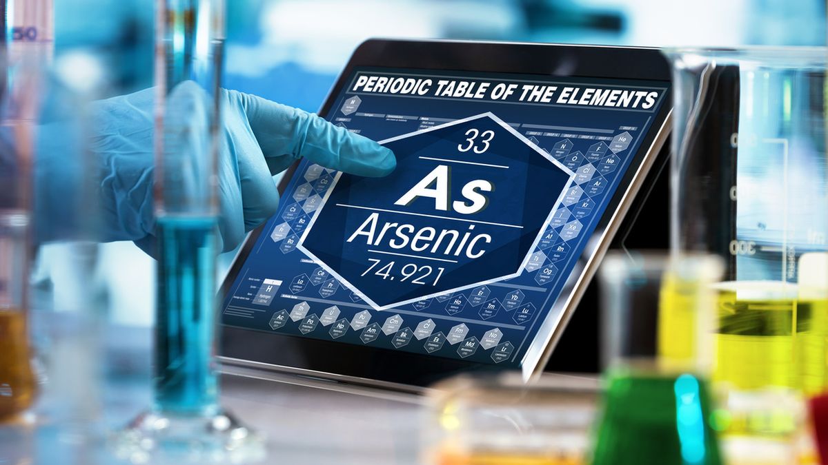 Arszenik – tritlenek di arsenu – to biała, drobnokrystaliczna, bezzapachowa i bezsmakowa substancja. Związek ten jest też silnie toksyczny i trujący