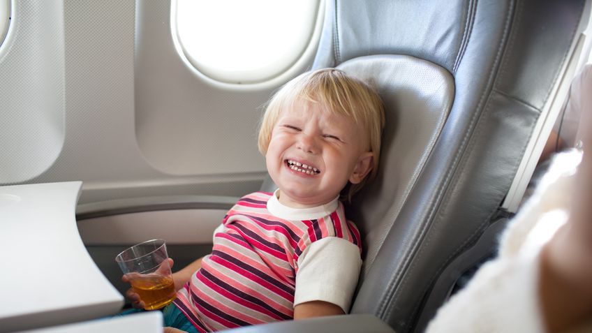 Podróż samolotem z dzieckiem może być męcząca