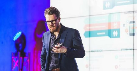 Mateusz Grzesiak: to, ile jemy, zależy od rozmiaru talerza i sztućców, pory dnia, towarzystwa i miejsca
