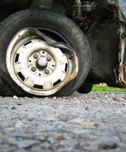 W Kostomłotach Drugich autobus z dziećmi wjechał w betoniarkę. 10 osób jest rannych