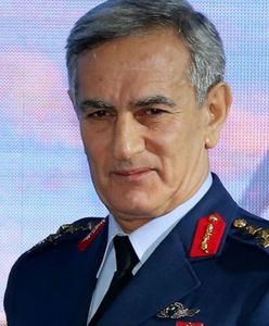 Były dowódca sił powietrznych zaprzecza, że odgrywał rolę w puczu