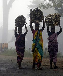 Polowania na czarownice w Indiach - oskarżone kobiety czekają tortury i śmierć