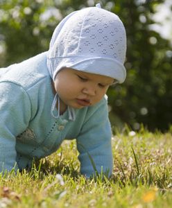 Dzieci urodzone w zimie szybciej zaczynają pełzać