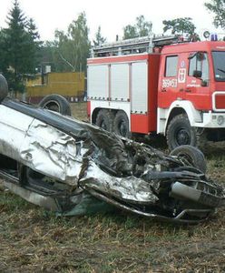 Wypadek samochodowy w Mąkoszynie. 24-letni kierowca nie żyje