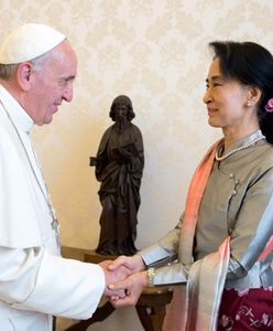 Papież Franciszek spotkał się z Aung San Suu Kyi