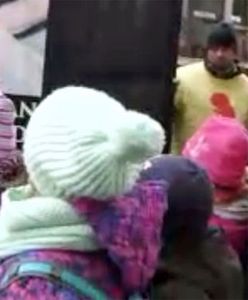 Pokazali dzieciom szokujące zdjęcie martwego płodu. Psycholog: "to zbyt drastyczne"