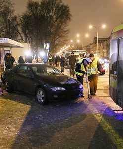 Pijany wjechał w przystanek w Warszawie. Usłyszał zarzuty