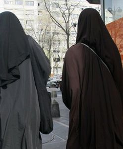 Cztery miesiące więzienia za odmowę zdjęcia muzułmańskiej chusty w urzędzie we Włoszech