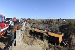 RPA: autokar spadł z wiaduktu; 19 osób nie żyje
