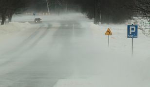 Na Warmii i Mazurach pada deszcz lodowy
