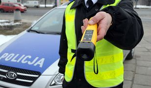 Trzech policjantów z Kościerzyny piło alkohol na komendzie. Grozi im usunięcie