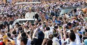 Papież Franciszek nazwał "hipokrytami" duchownych, którzy "żyją, jak bogaci"