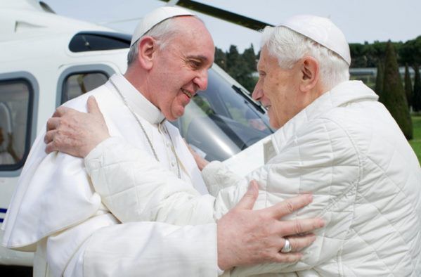Franciszek wzywa do modlitwy za Benedykta XVI