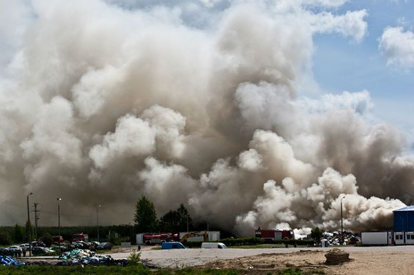 Pożar na składowisku odpadów w Chróściku